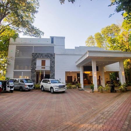 Hotel Eden Garden Сигирия Экстерьер фото