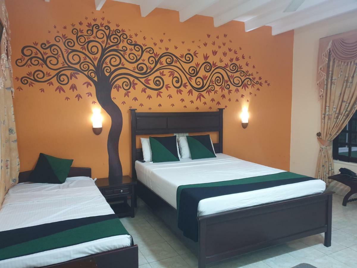 Hotel Eden Garden Сигирия Экстерьер фото